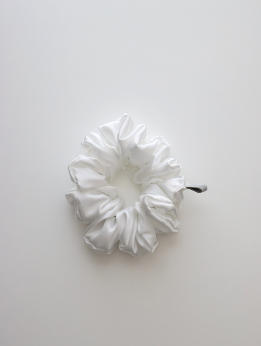 Pearl Scrunchie